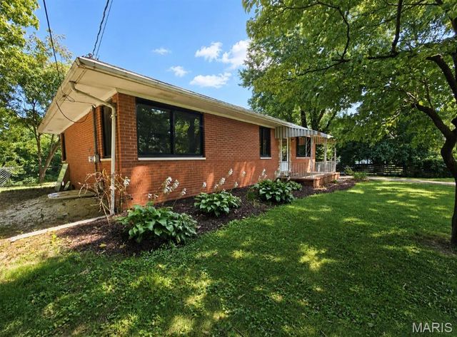 524 Pearl Street, Godfrey, IL 62035