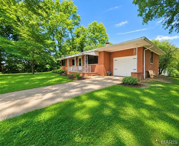 524 Pearl Street, Godfrey, IL 62035