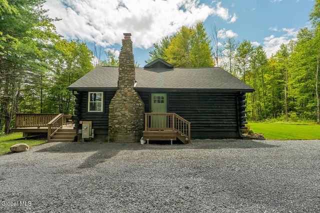 131 Powderhorn Way, Argyle, NY 12823