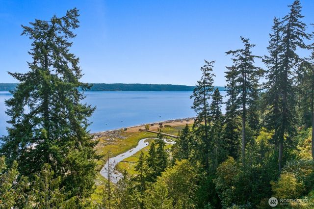 2689 SE Camano Drive, Camano Island, WA 98282