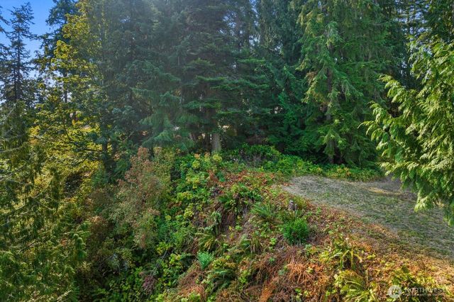 2689 SE Camano Drive, Camano Island, WA 98282