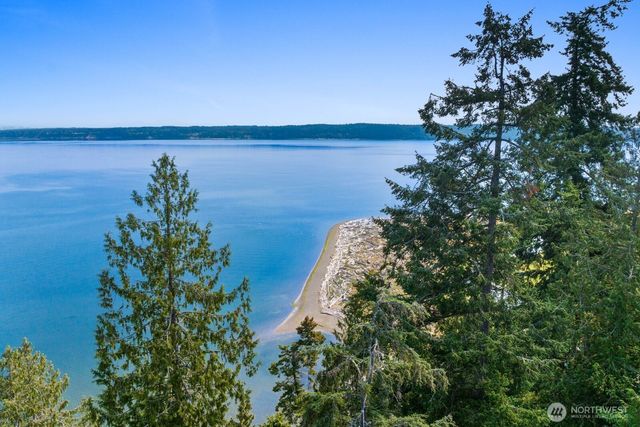 2689 SE Camano Drive, Camano Island, WA 98282