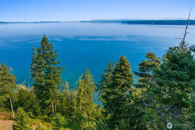 2689 SE Camano Drive, Camano Island, WA 98282