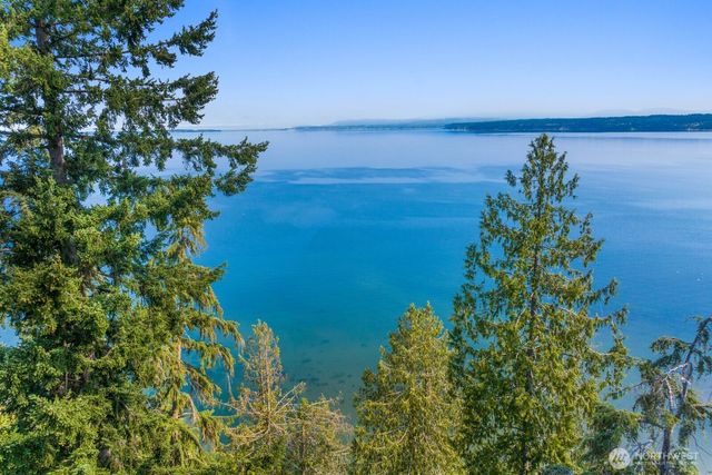 2689 SE Camano Drive, Camano Island, WA 98282