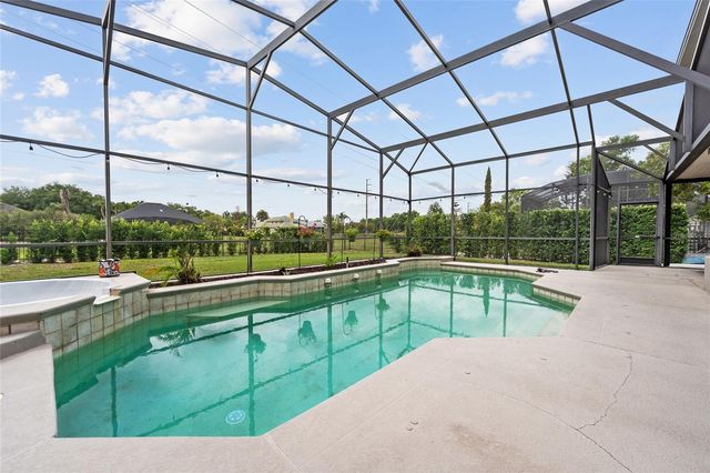 8612 OLDBRIDGE LANE, Orlando, FL 32819