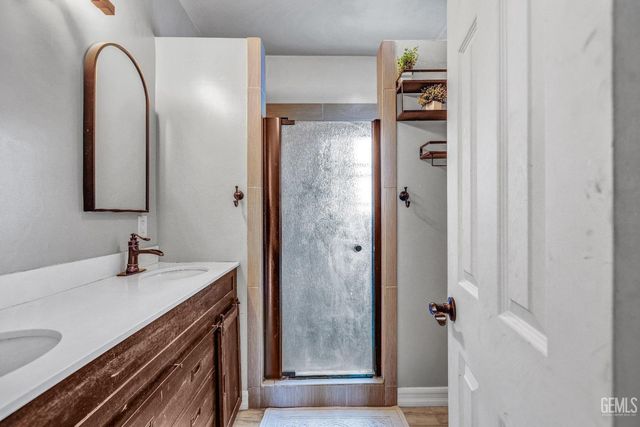 300 Mannel Avenue, Shafter, CA 93263