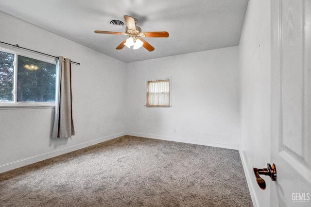 300 Mannel Avenue, Shafter, CA 93263