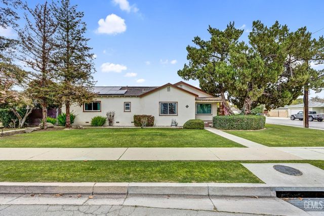 300 Mannel Avenue, Shafter, CA 93263