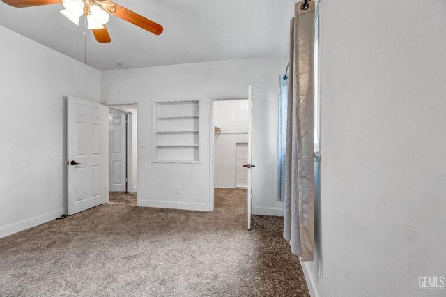 300 Mannel Avenue, Shafter, CA 93263