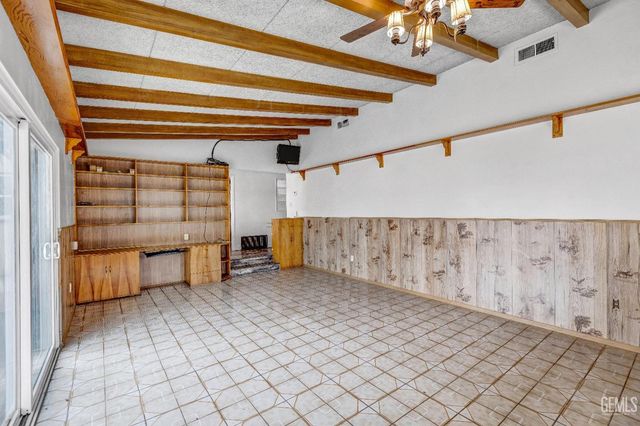 300 Mannel Avenue, Shafter, CA 93263