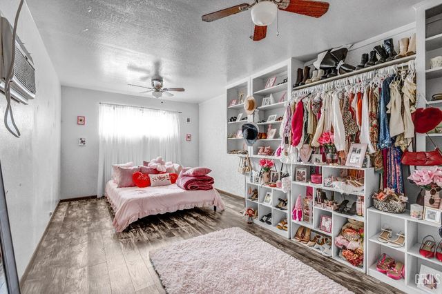 300 Mannel Avenue, Shafter, CA 93263