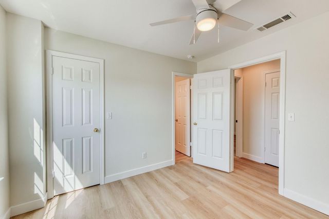 4622 W Flint Way, Fresno, CA 93722