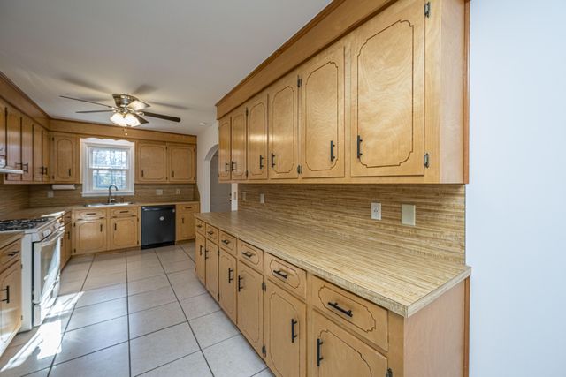 325 Linden Court, Moncks Corner, SC 29461