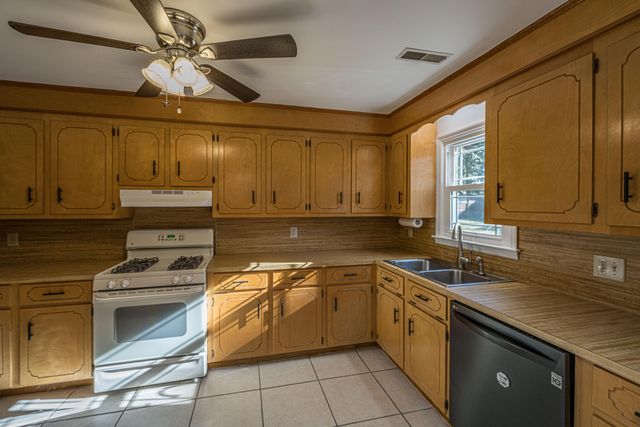 325 Linden Court, Moncks Corner, SC 29461