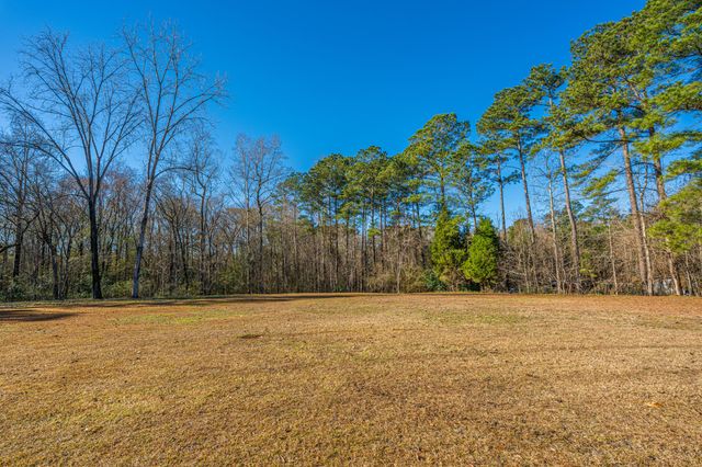 325 Linden Court, Moncks Corner, SC 29461