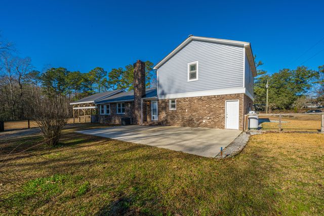325 Linden Court, Moncks Corner, SC 29461