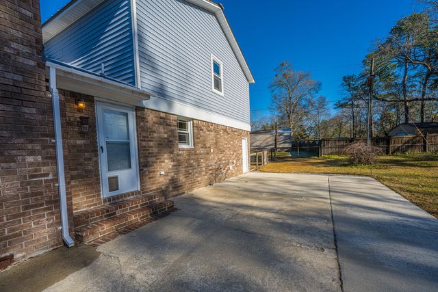 325 Linden Court, Moncks Corner, SC 29461