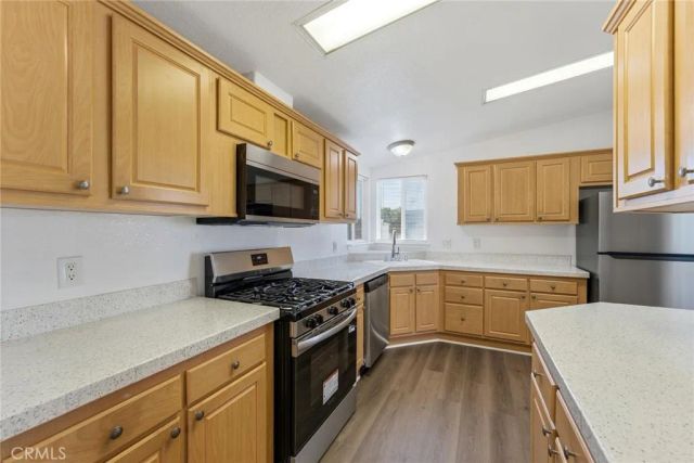 880 N Lake 49, Hemet, CA 92544
