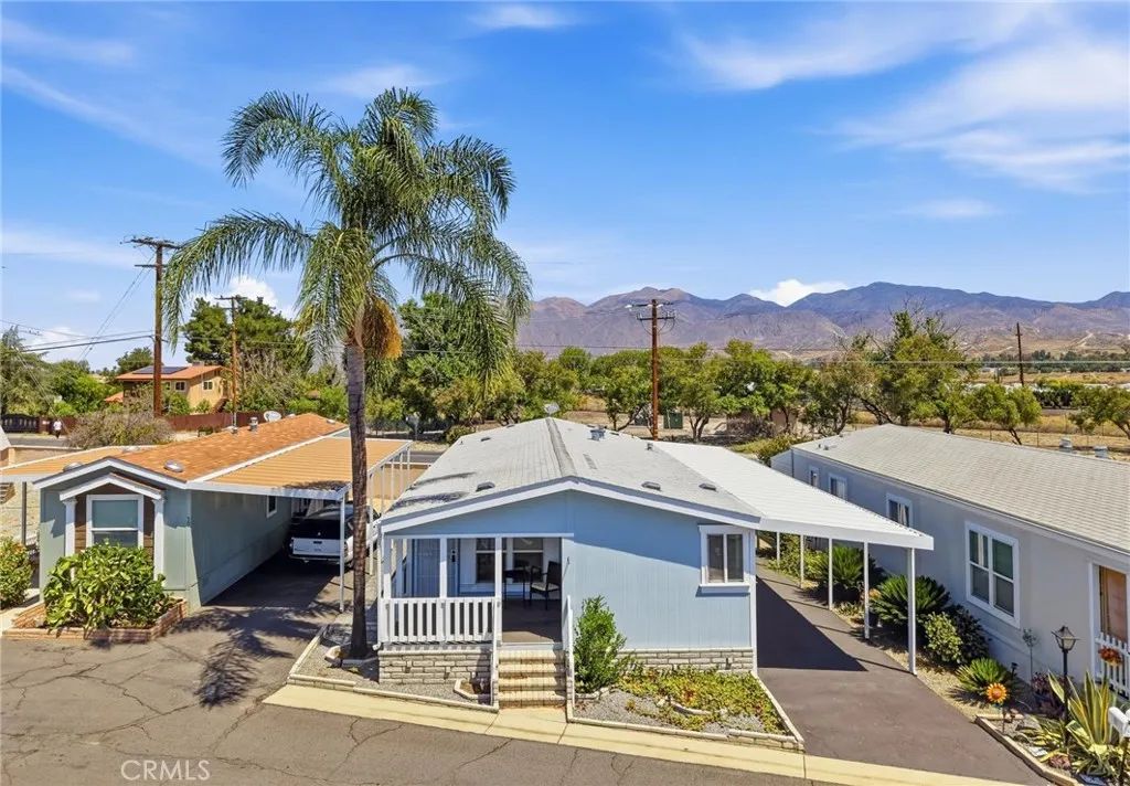 880 N Lake 49, Hemet, CA 92544