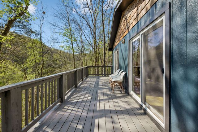 1407 Lakeside Dr, Smithville, TN 37166