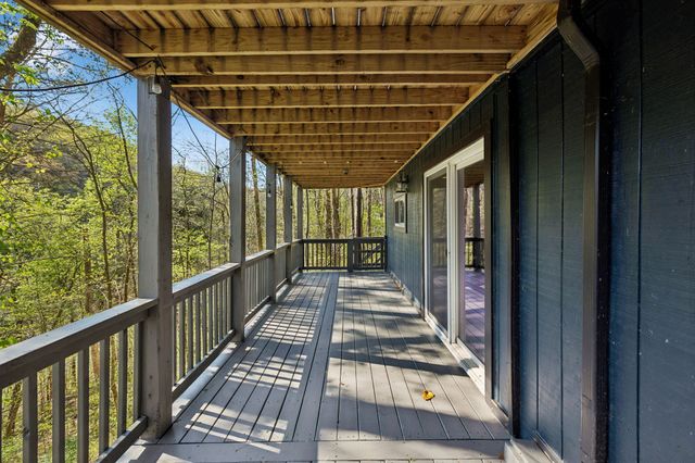 1407 Lakeside Dr, Smithville, TN 37166