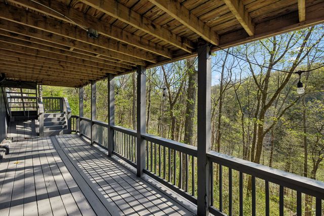 1407 Lakeside Dr, Smithville, TN 37166