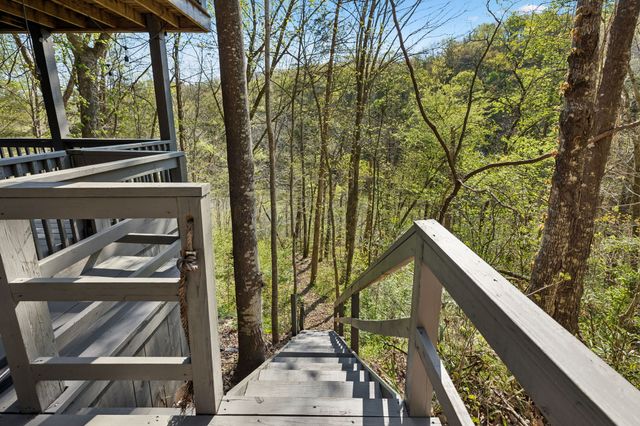 1407 Lakeside Dr, Smithville, TN 37166