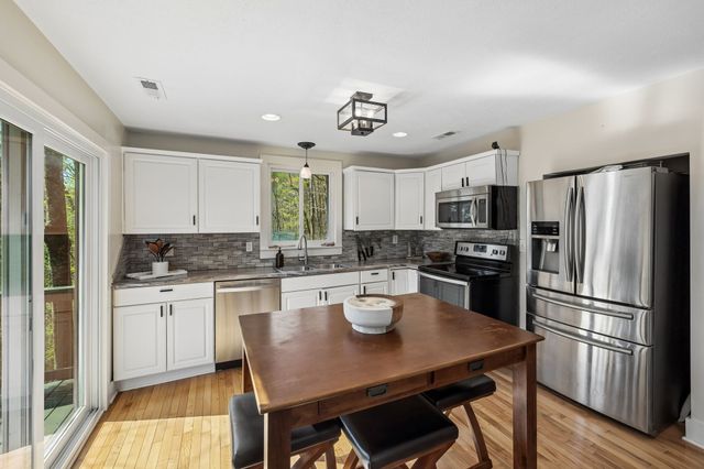 1407 Lakeside Dr, Smithville, TN 37166