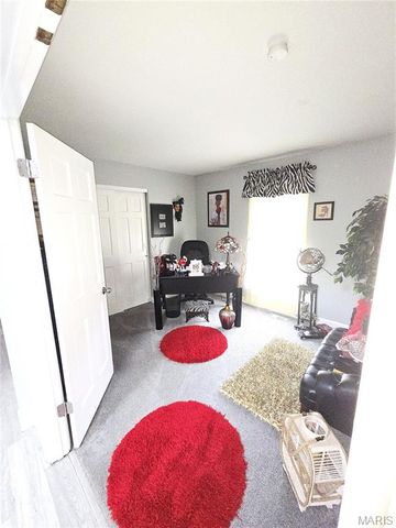 615 Foxtail Drive, Florissant, MO 63034