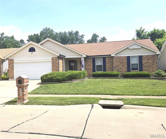 615 Foxtail Drive, Florissant, MO 63034