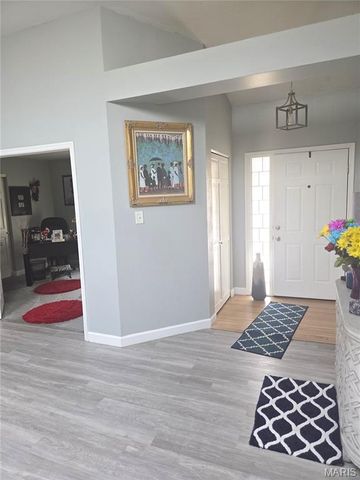 615 Foxtail Drive, Florissant, MO 63034