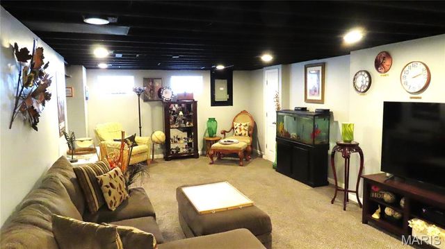615 Foxtail Drive, Florissant, MO 63034