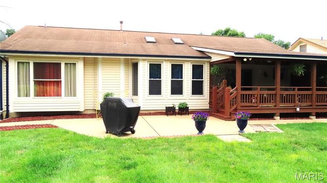 615 Foxtail Drive, Florissant, MO 63034