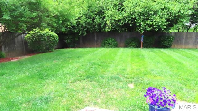 615 Foxtail Drive, Florissant, MO 63034