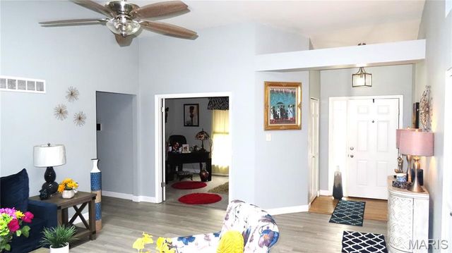 615 Foxtail Drive, Florissant, MO 63034