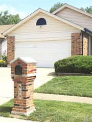615 Foxtail Drive, Florissant, MO 63034