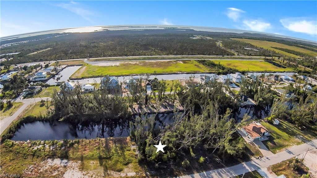 3651 Crestwell CT, ST. JAMES CITY, FL 33956 — photo 2