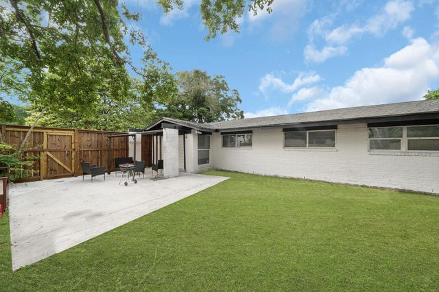 11103 Greenwillow Street, Houston, TX 77035