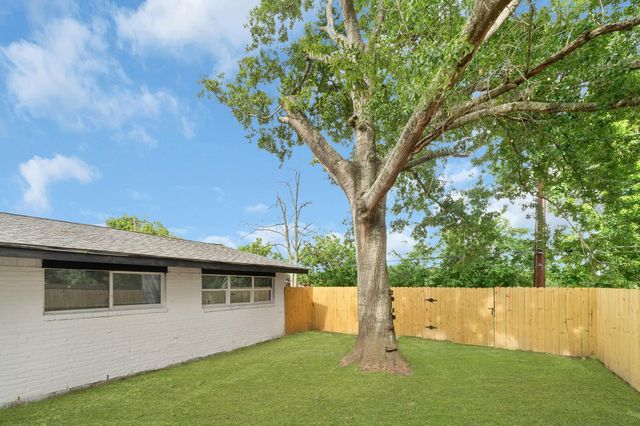 11103 Greenwillow Street, Houston, TX 77035