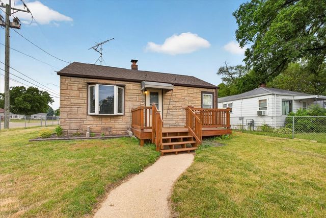 302 Harlem Road, Machesney Park, IL 61115