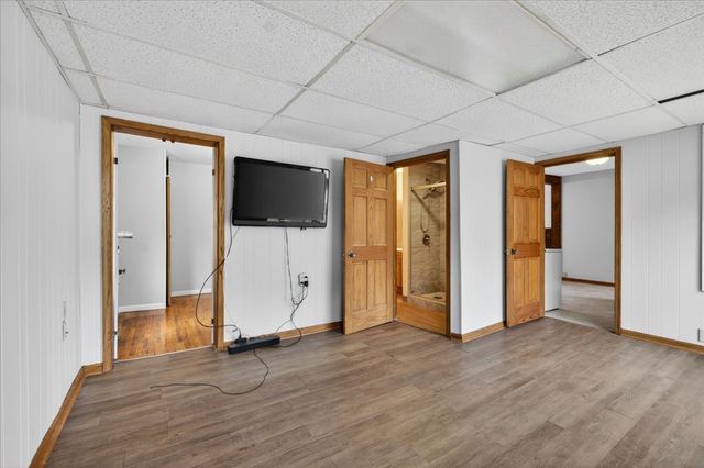 302 Harlem Road, Machesney Park, IL 61115