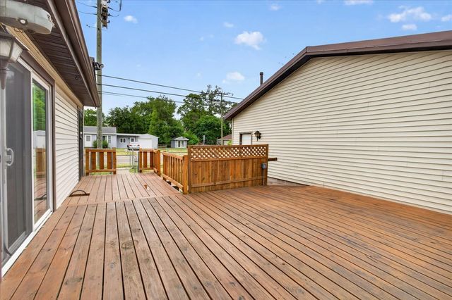 302 Harlem Road, Machesney Park, IL 61115
