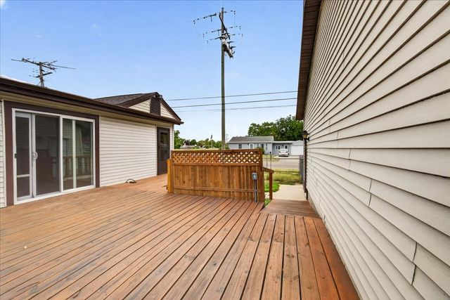 302 Harlem Road, Machesney Park, IL 61115