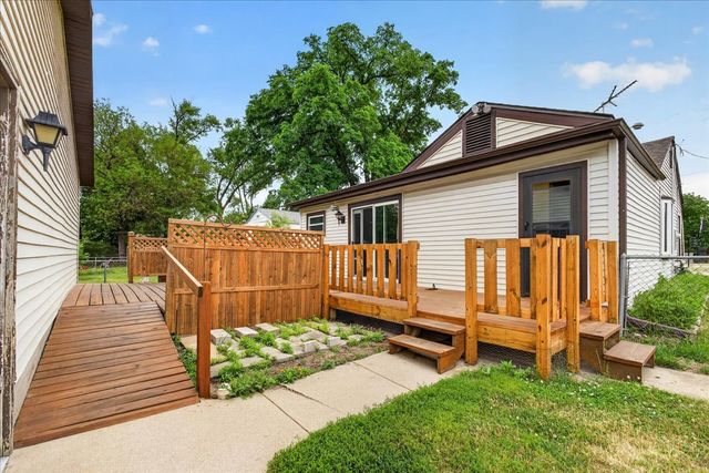 302 Harlem Road, Machesney Park, IL 61115