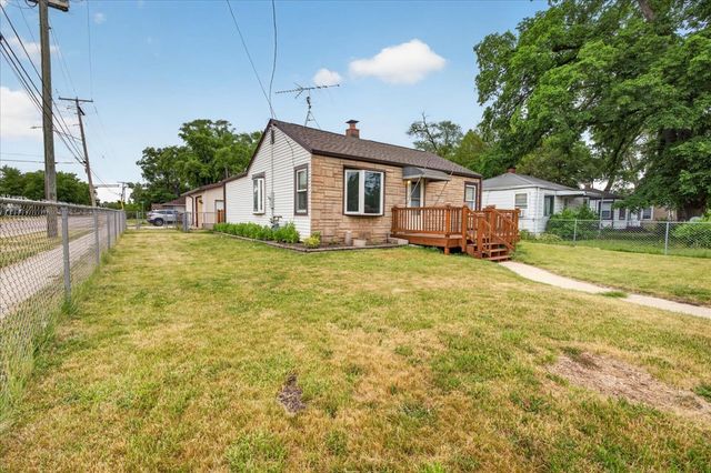 302 Harlem Road, Machesney Park, IL 61115