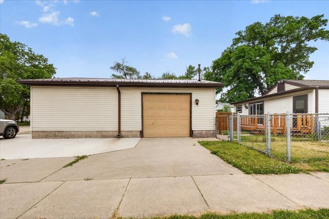 302 Harlem Road, Machesney Park, IL 61115