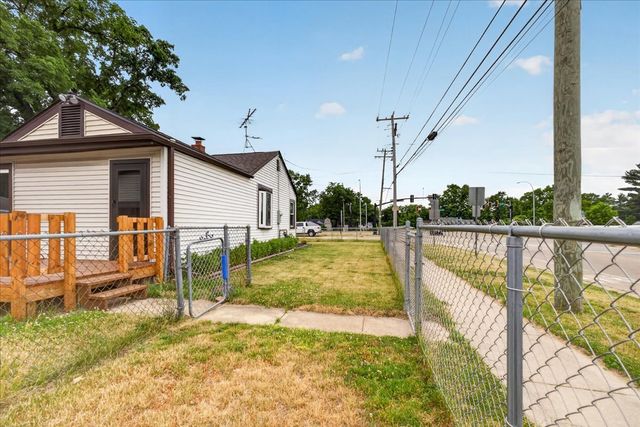 302 Harlem Road, Machesney Park, IL 61115