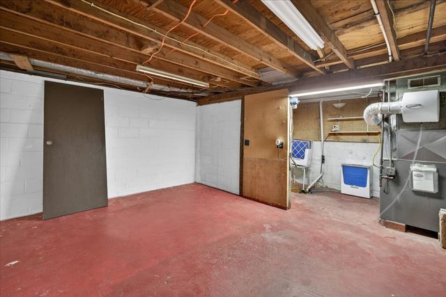 302 Harlem Road, Machesney Park, IL 61115