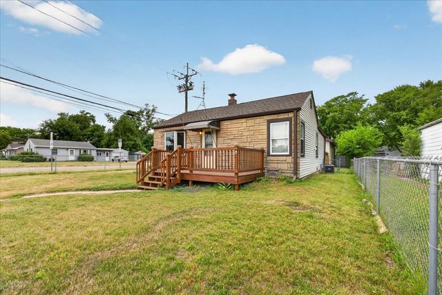 302 Harlem Road, Machesney Park, IL 61115