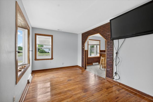 302 Harlem Road, Machesney Park, IL 61115